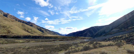 Click to view the panorama of Edwards valley. 