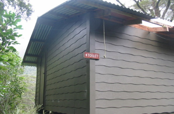 Lake Thomson Hut