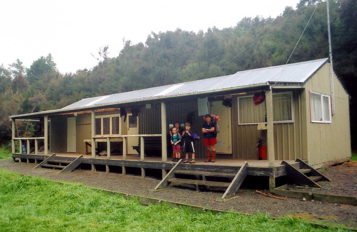 Te Puia Hut (Lodge)