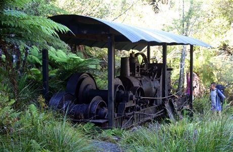 Log hauler, Rakiura Track. 