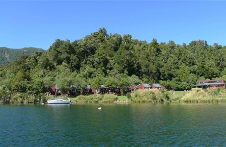 Book Waikaremoana Holiday Park