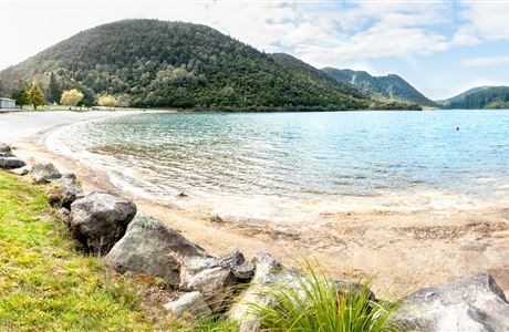 Lake Tikitapu Scenic Reserve Places To Go In The Bay Of Plenty Region