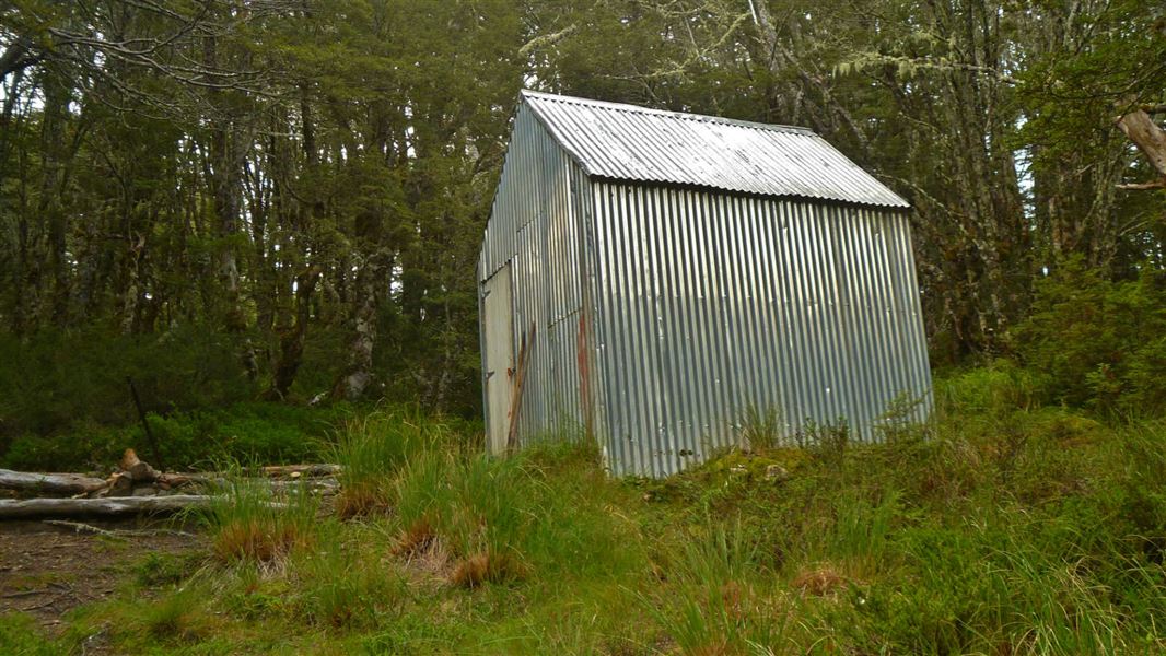 Lagoon Saddle Hut.