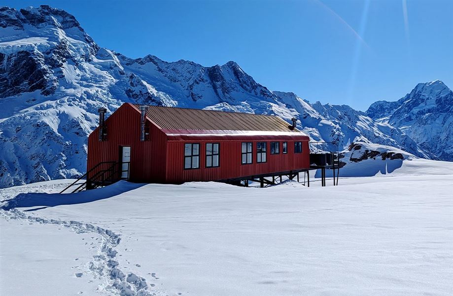 Mueller Hut winter. 