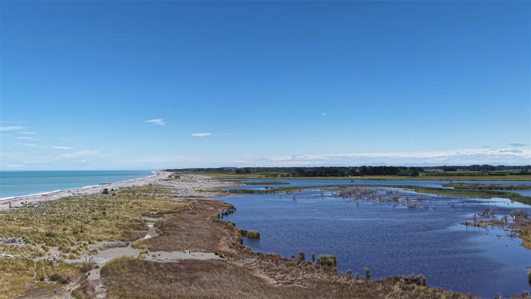 Muriwai o Whata (Coopers Lagoon) . 
