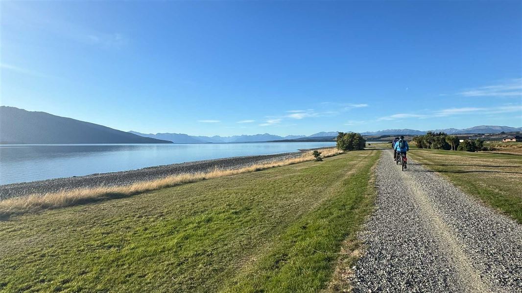 Cyclists on the Upukerora Trail. 