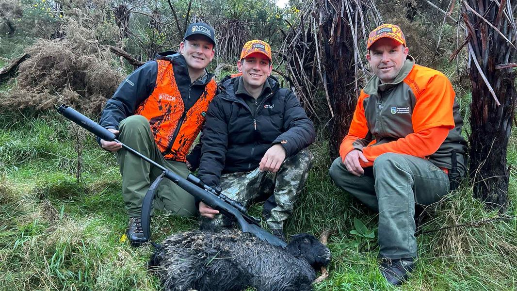 Gwyn Thurlow, New Zealand Deerstalkers Association, Minister Meager, Mike Perry, DOC Wild Animals Manager on a wild goat hunt. 